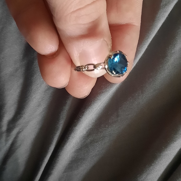 Fragrant Jewels sz 9 ring - Picture 4 of 6